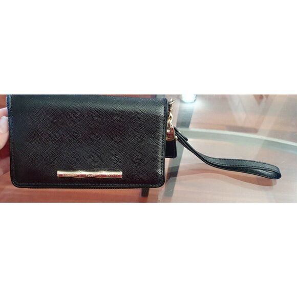 Elaine Turner zip around leather wallet with multiple CC slots - Picture 3 of 13